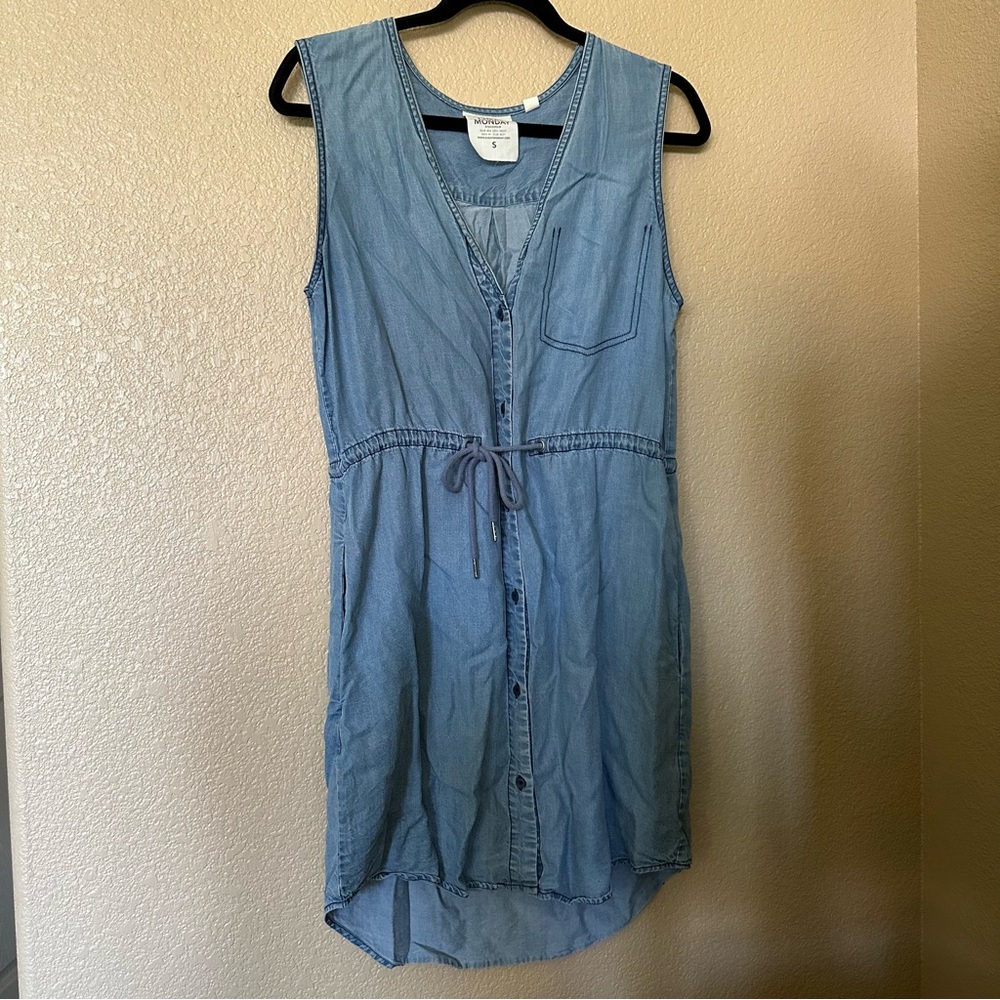 Chambray High-Low Sleeveless Sundress with tie front